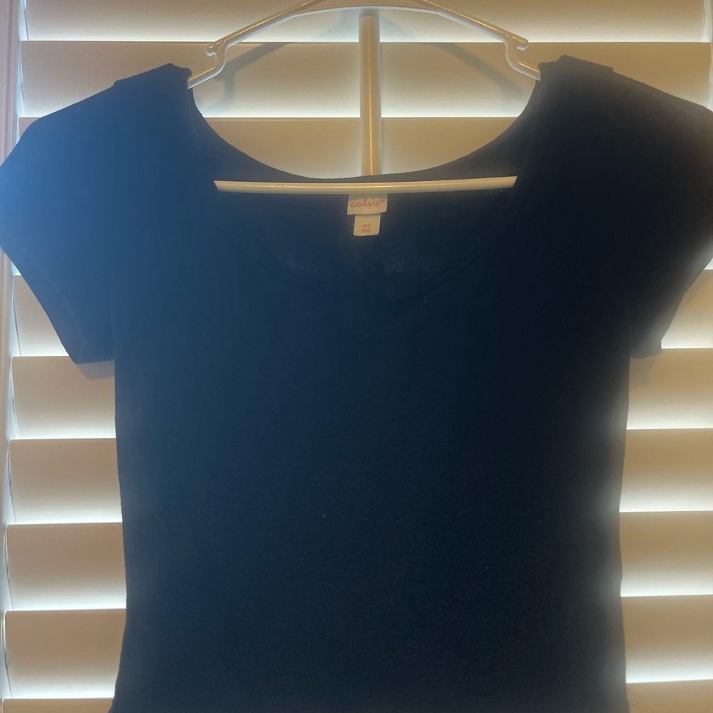 Colsie Black Short Sleeve Tee
